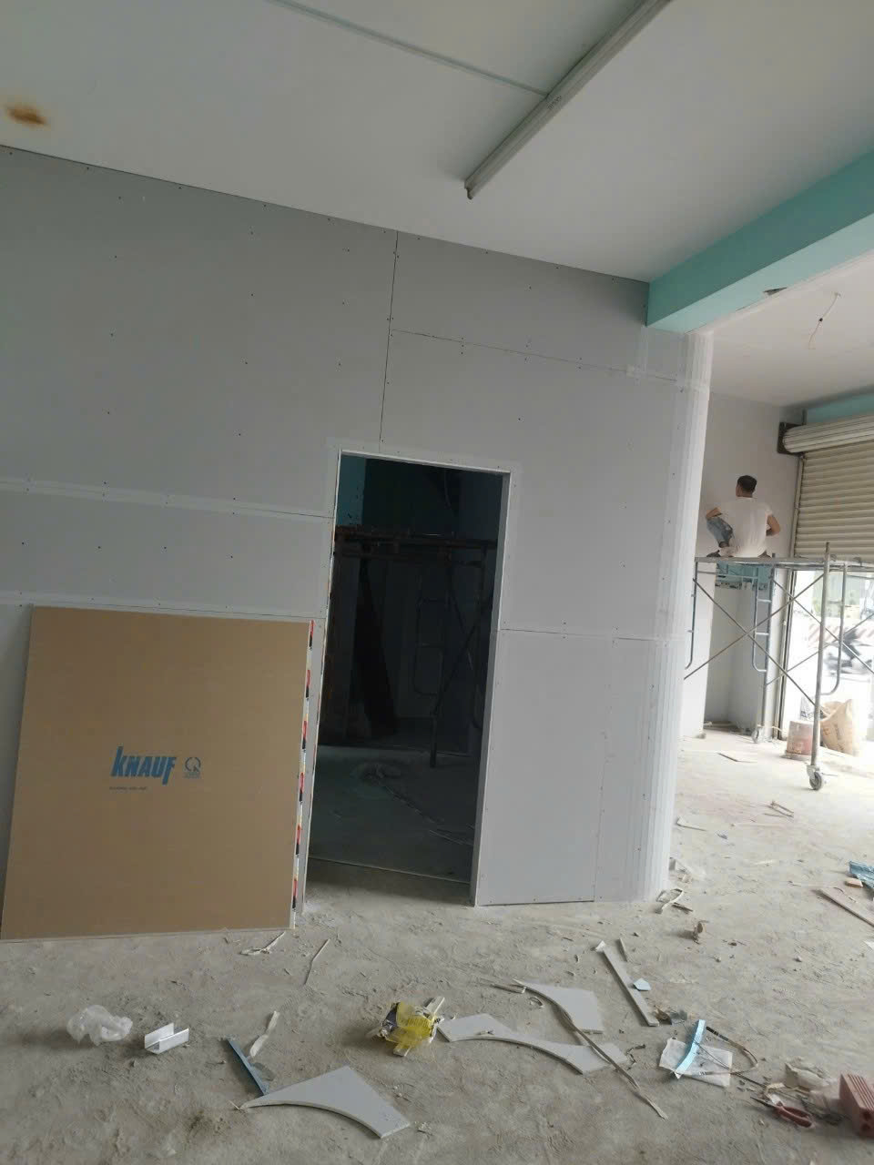 Thi Công Trần Vách Thạch Cao Tại TPHCM