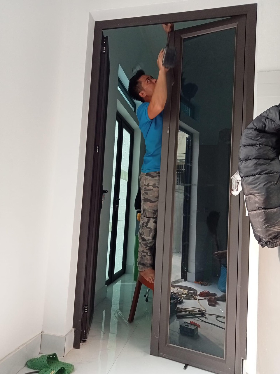 làm nhôm kính tại tphcm
